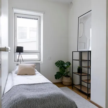 2ndhomes 3 Bedroom With Balcony In Bulevardi * Helsinki